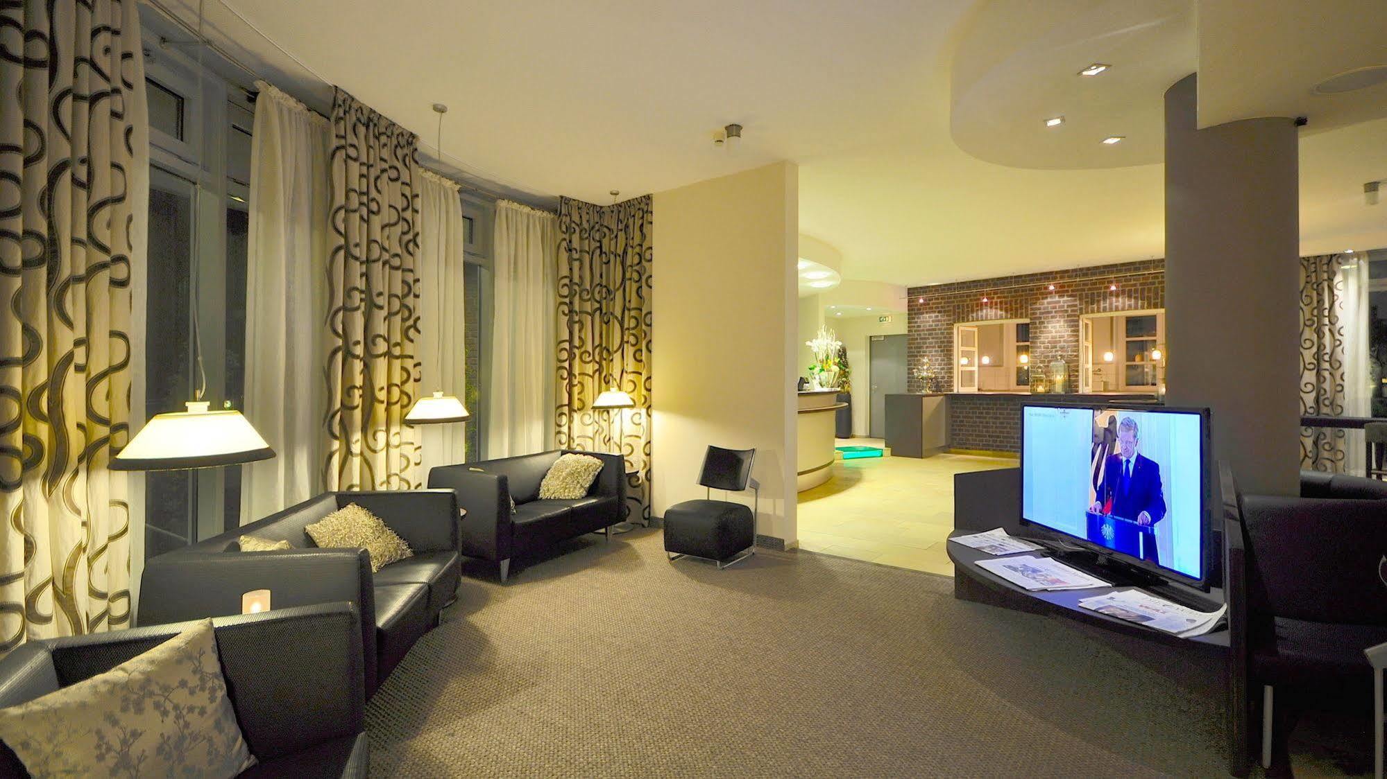 Wellings Romantik Hotel Zur Linde Мёрс Экстерьер фото
