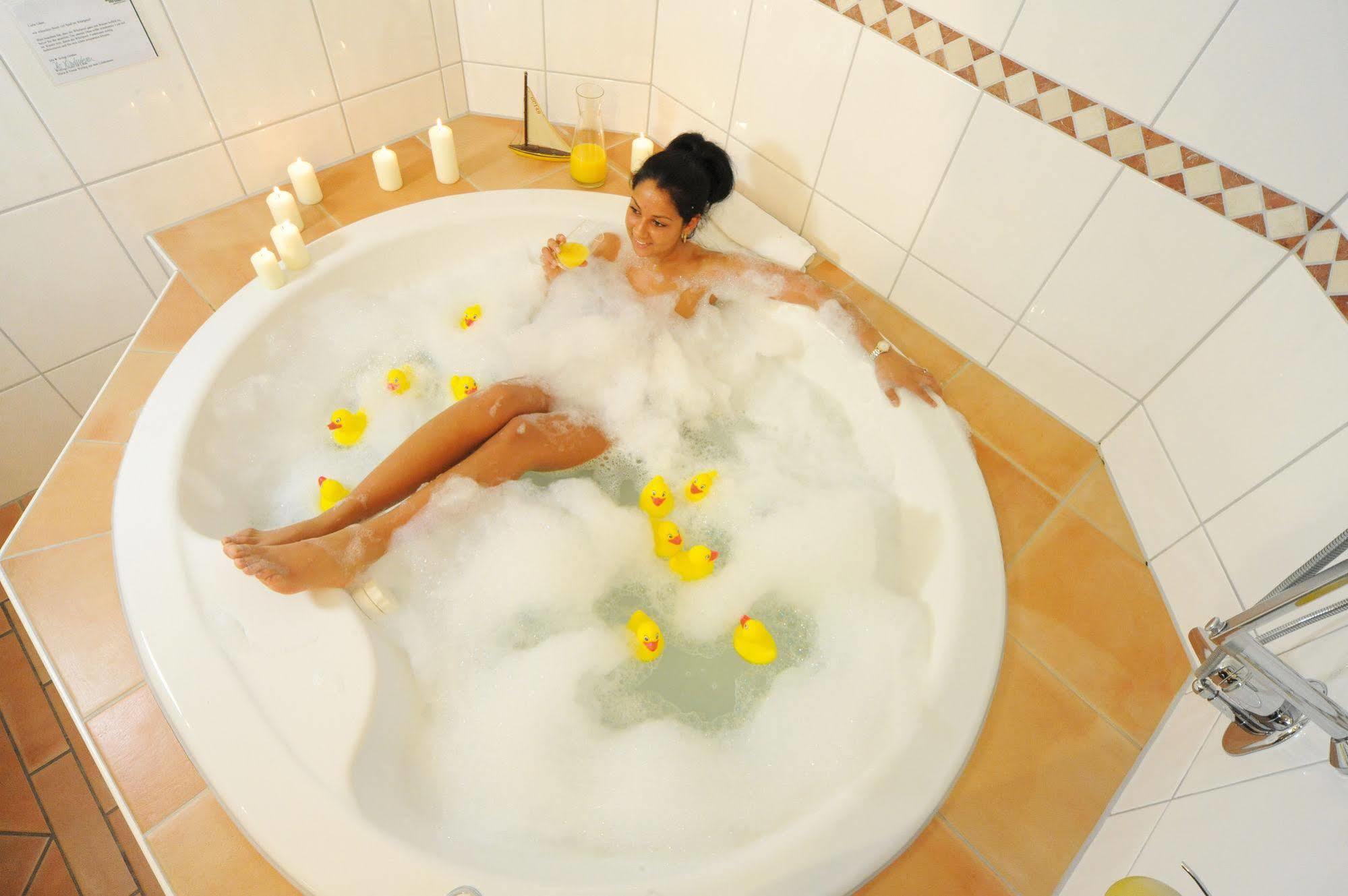 Wellings Romantik Hotel Zur Linde Мёрс Экстерьер фото