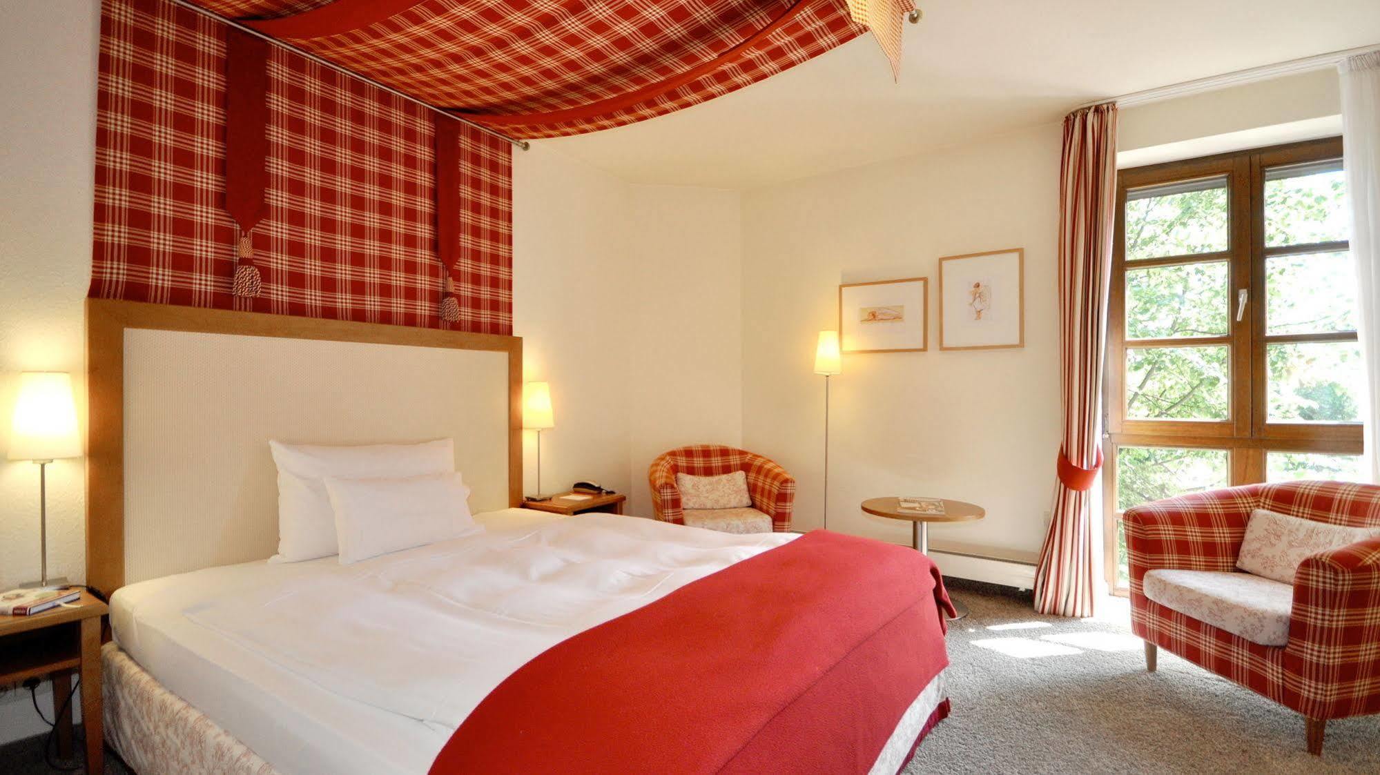 Wellings Romantik Hotel Zur Linde Мёрс Экстерьер фото