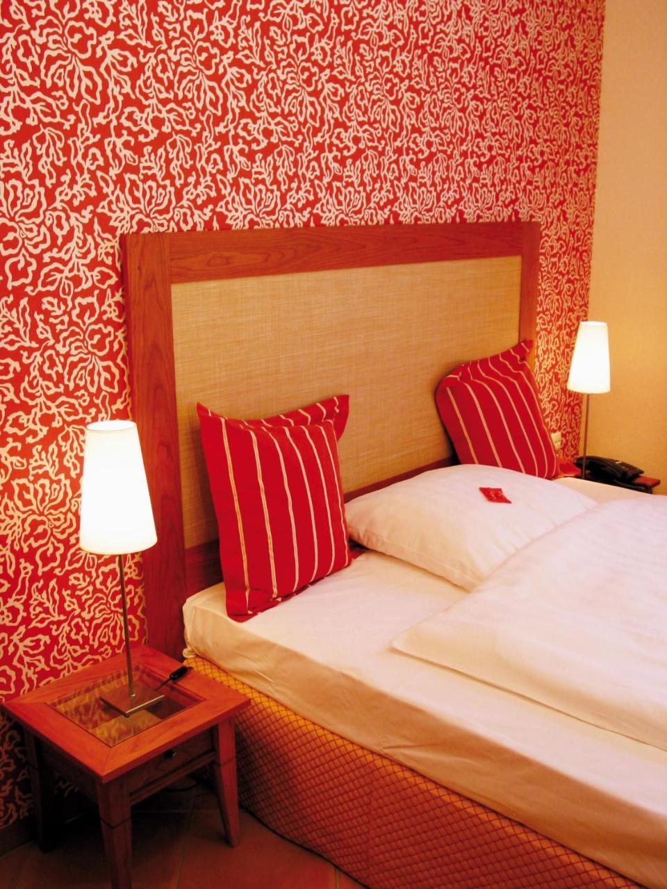 Wellings Romantik Hotel Zur Linde Мёрс Экстерьер фото